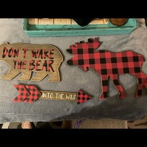 Buffalo plaid wall decor